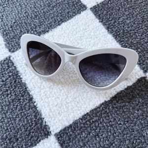 Vintage Style Cat Eye Sunglasses